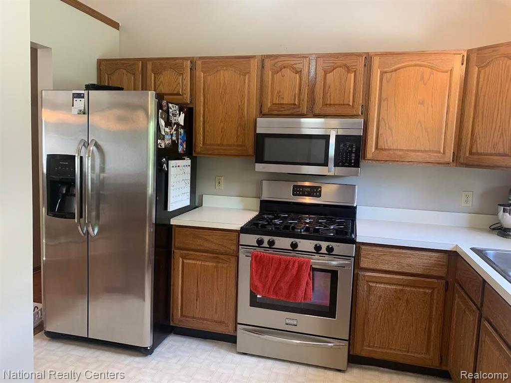 860 BALD EAGLE LAKE Road, Ortonville, MI 48462 — Photo 11