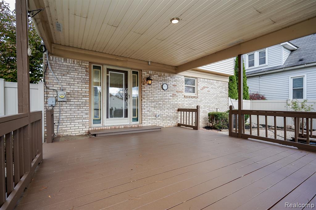 547 Orchard Street, Wyandotte, MI 48192 — Photo 10