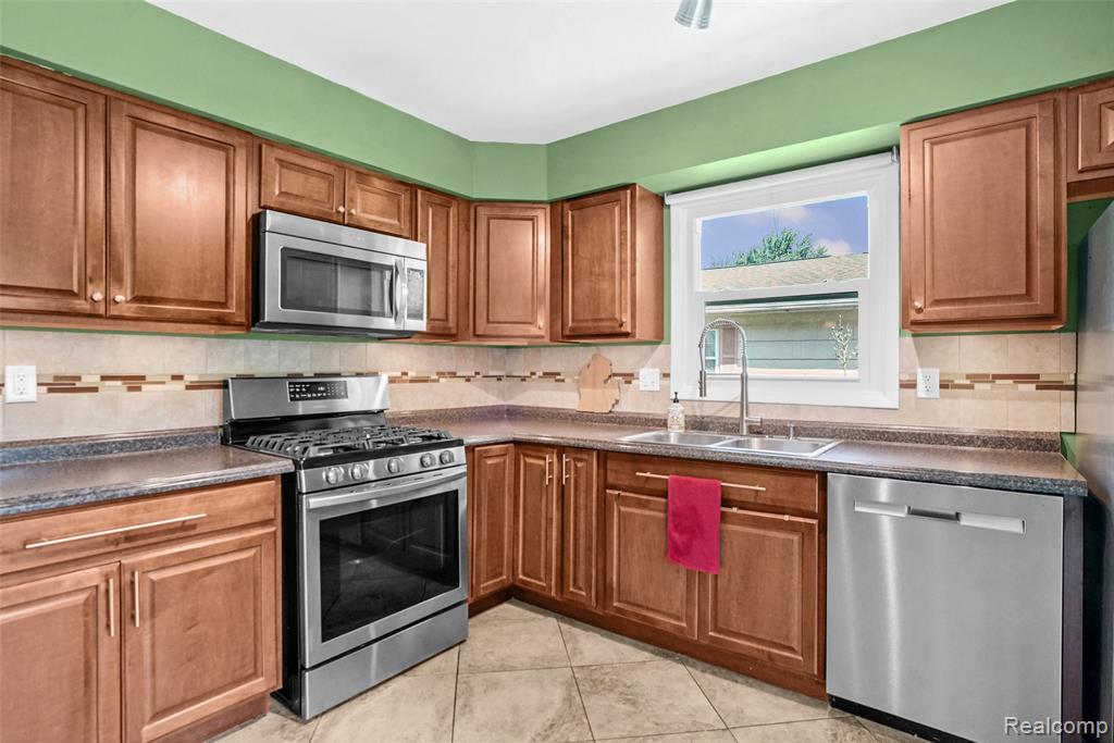4714 Butler Drive, Troy, MI 48085 — Photo 8