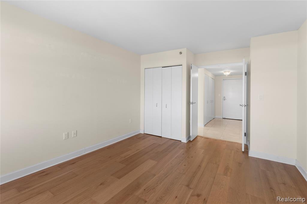 250 E HARBORTOWN DRIVE #1409, Detroit, MI 48207 — Photo 18