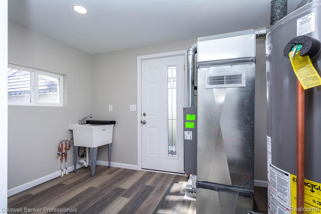 8237 PACKARD Avenue, Warren, MI 48089 — Photo 36