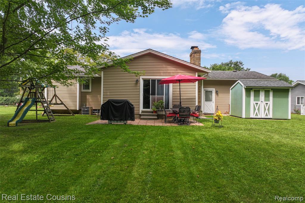 8419 Belle Bluff Drive, Grand Blanc, MI 48439 — Photo 36