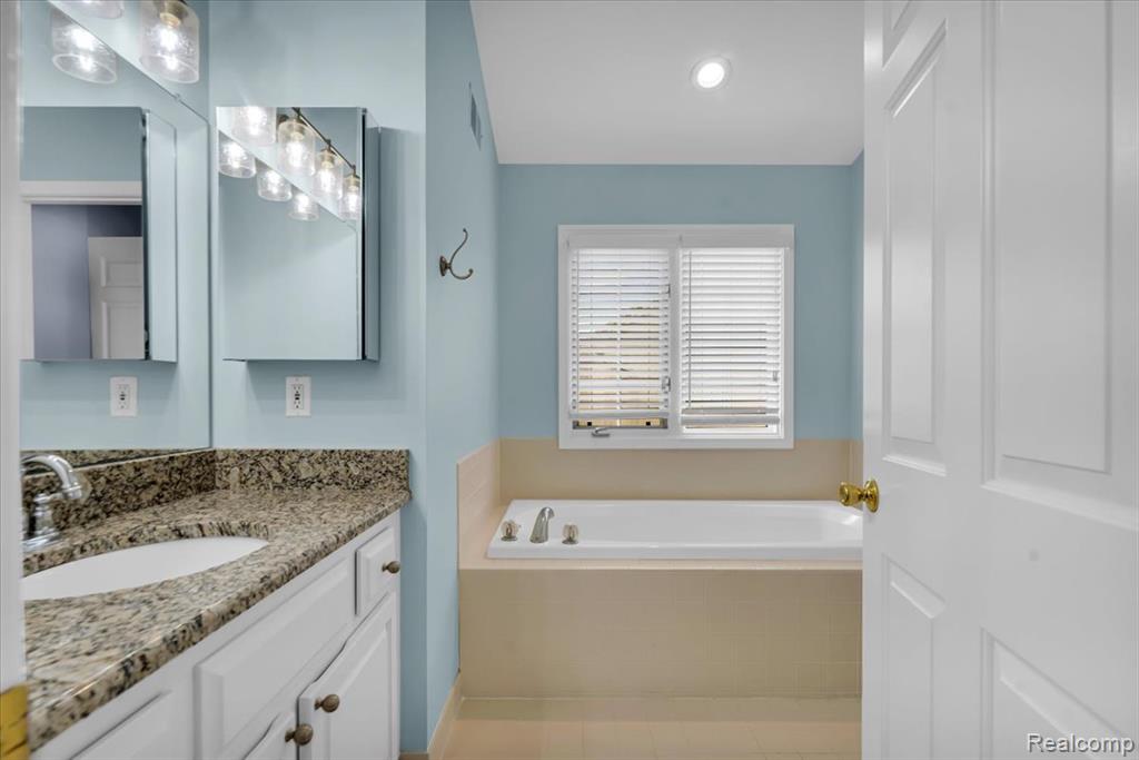 54745 Four Seasons Drive, Utica, MI 48316 — Photo 20