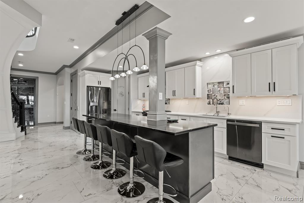2390 Walnut Lake Road, West Bloomfield, MI 48323 — Photo 26