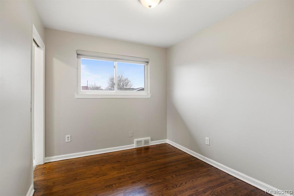 6109 KINLOCH Street, Dearborn Heights, MI 48127 — Photo 22