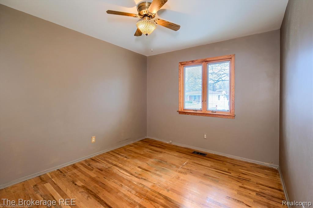 418 Windmill Point Drive, Flushing, MI 48433 — Photo 24