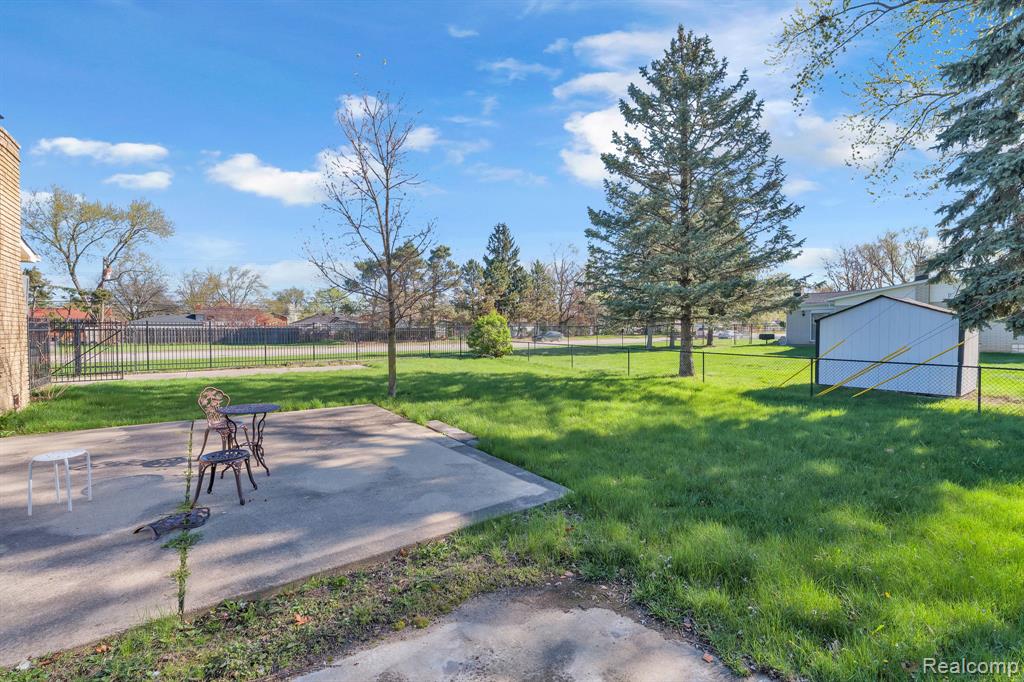 9498 Bassett Street, Livonia, MI 48150 — Photo 41