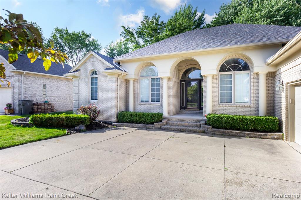 20695 Gaberty Drive, Clinton Twp, MI 48038 — Photo 9