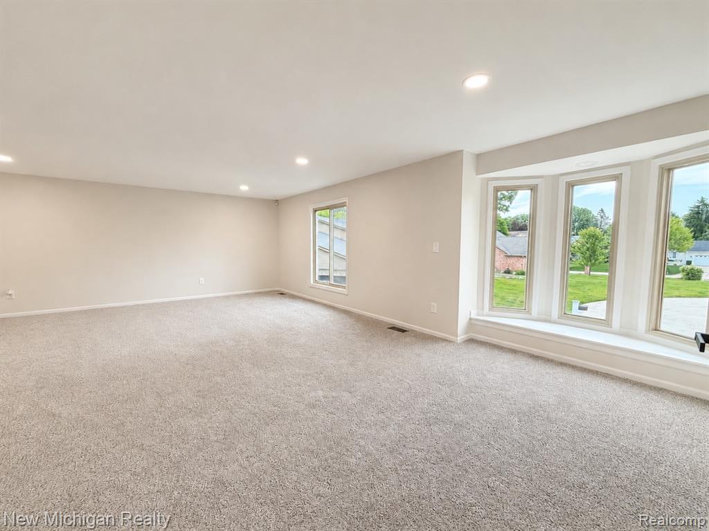650 Deerfield Court, Rochester Hills, MI 48309 — Photo 20