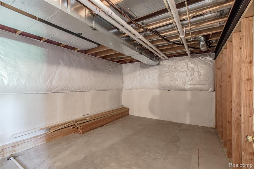 5985 Baypointe Boulevard, Clarkston, MI — Photo 48