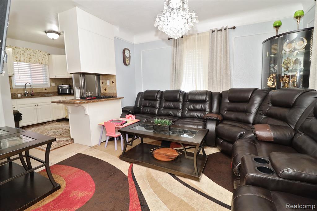 4561 Curtis Street, Dearborn, MI 48126 — Photo 9