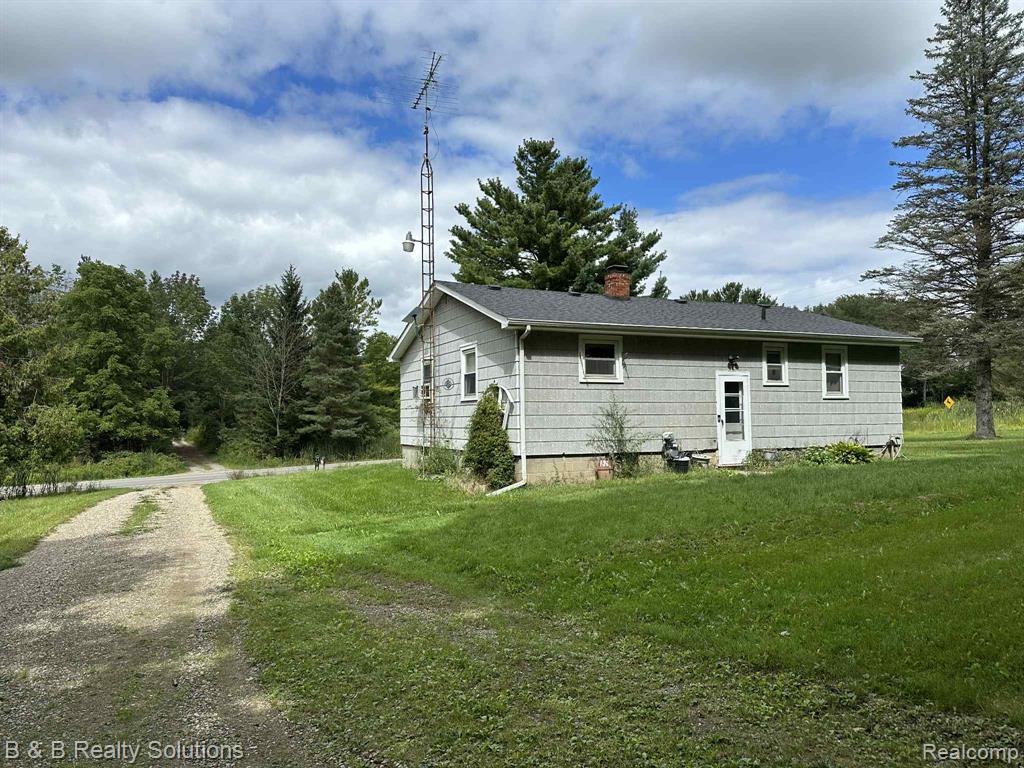 6318 Clear Lake Road, Imlay City, MI 48444 — Photo 60