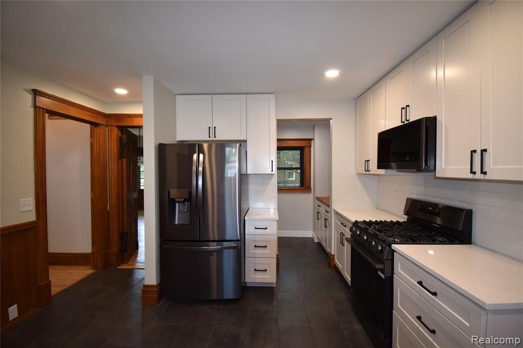 45669 Cass Avenue, Utica, MI 48317 — Photo 7