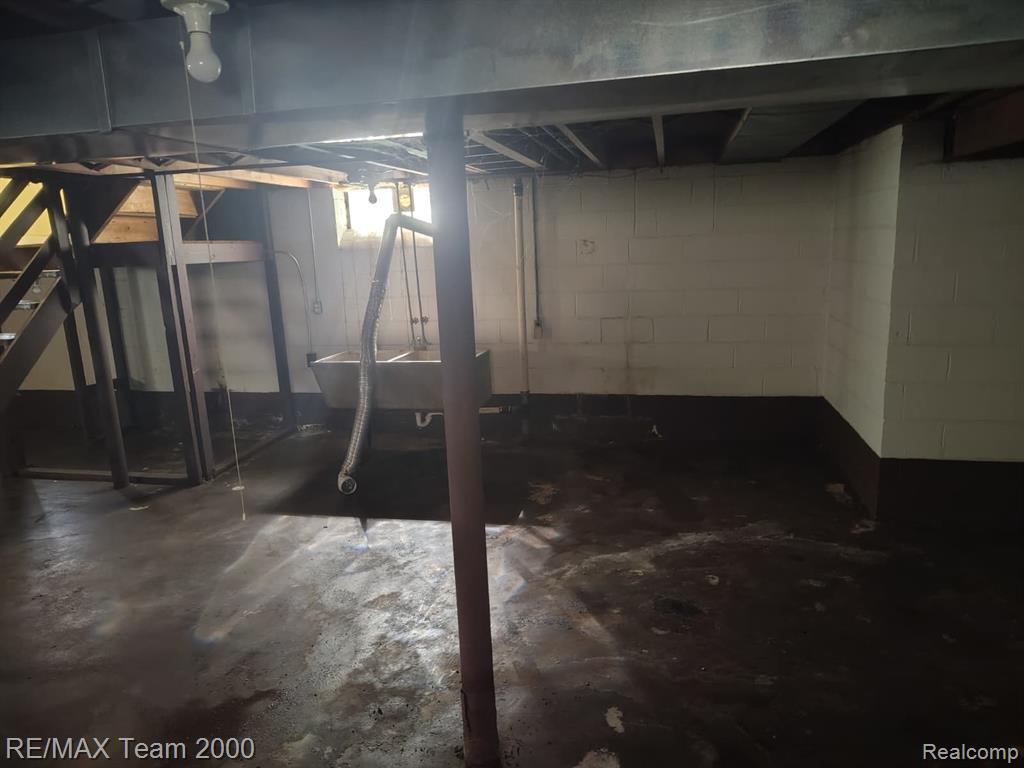 18330 Warwick Street, Detroit, MI 48219 — Photo 25