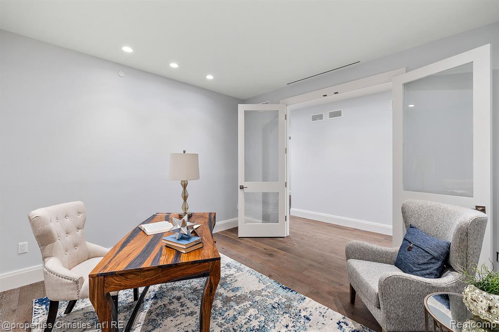 420 E FRANK Street, 101, Birmingham, MI 48009 — Photo 17