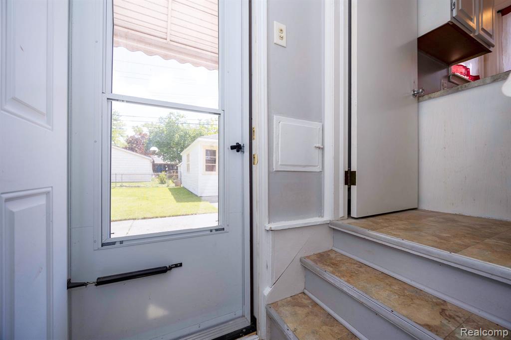 4297 EASTLAWN Avenue, Wayne, MI 48184 — Photo 33