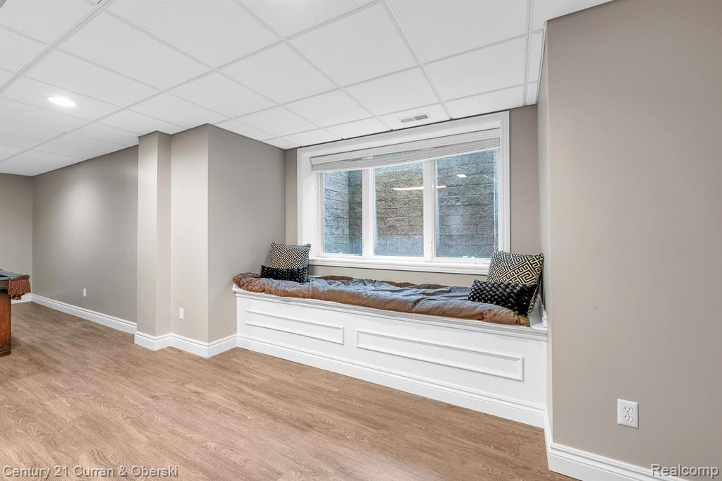 17944 RIDGEVIEW Drive, Northville, MI 48168 — Photo 33