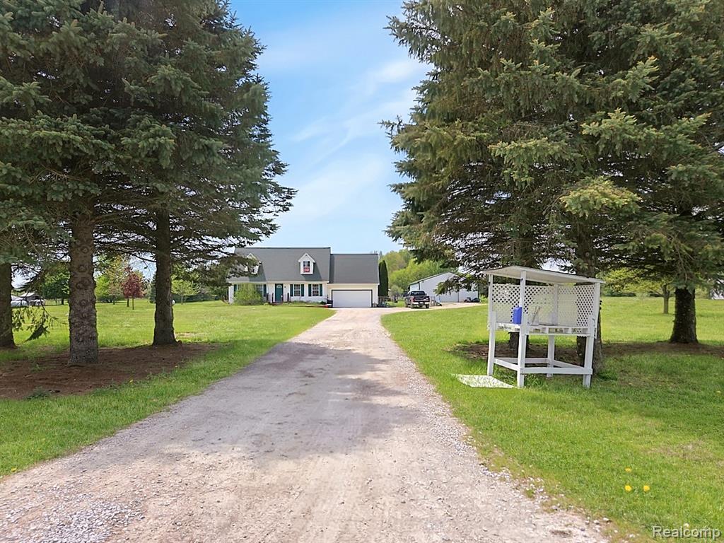 6533 Kilburn Road, Grant, MI 48032 — Photo 2
