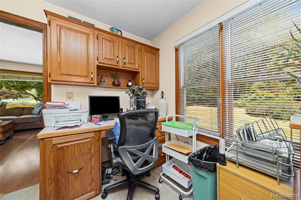 2762 N Harris Road, Ypsilanti, MI 48198 — Photo 47