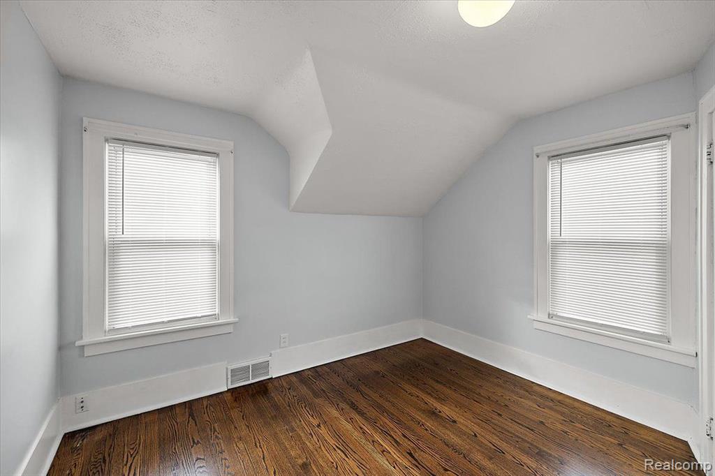 60 W Elmwood Avenue, Clawson, MI — Photo 28