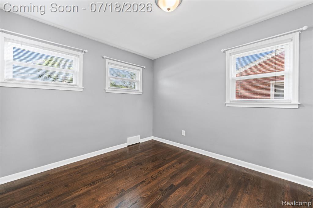 8950 Brentwood Street, Livonia, MI 48150 — Photo 14