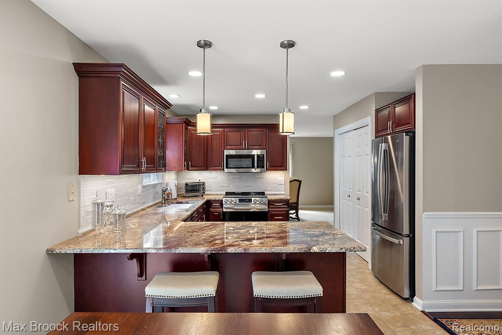 4536 SEDONA Drive, Clarkston, MI 48348 — Photo 8