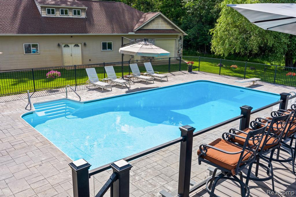 2325 7 Mile Road, South Lyon, MI 48178 — Photo 9