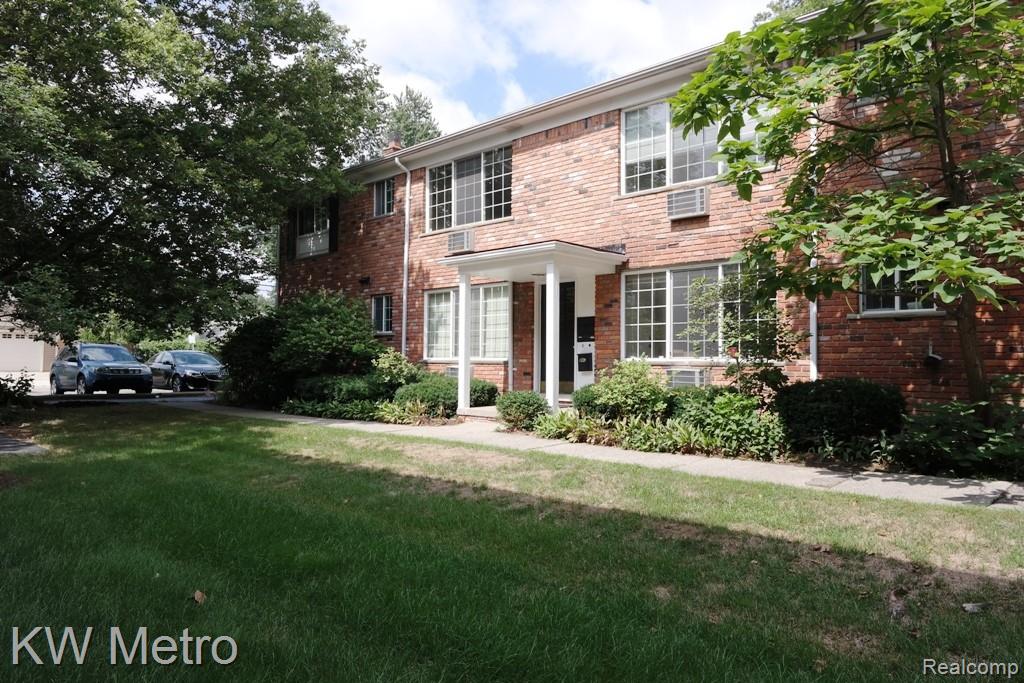 630 Ann Street, Birmingham, MI 48009 — Photo 2