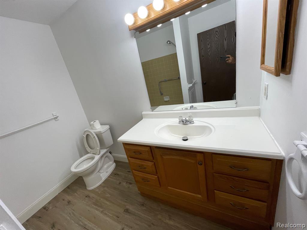 7599 MANOR CIR, Westland, MI — Photo 18