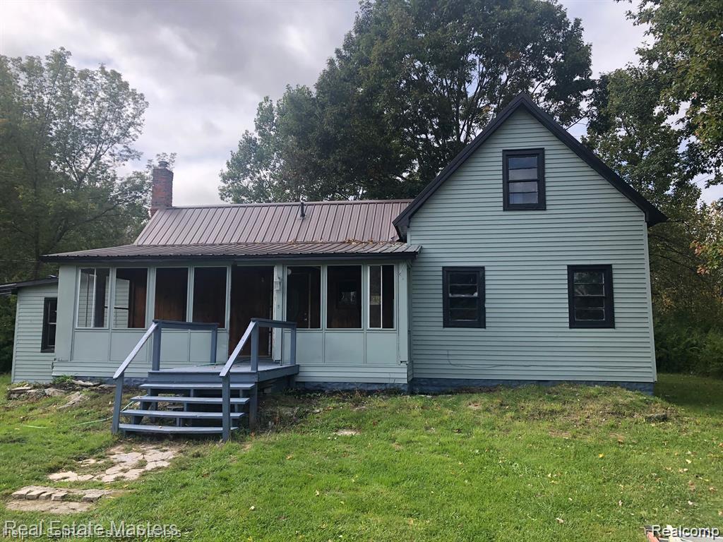 7627 Lapeer Road, Wales, MI