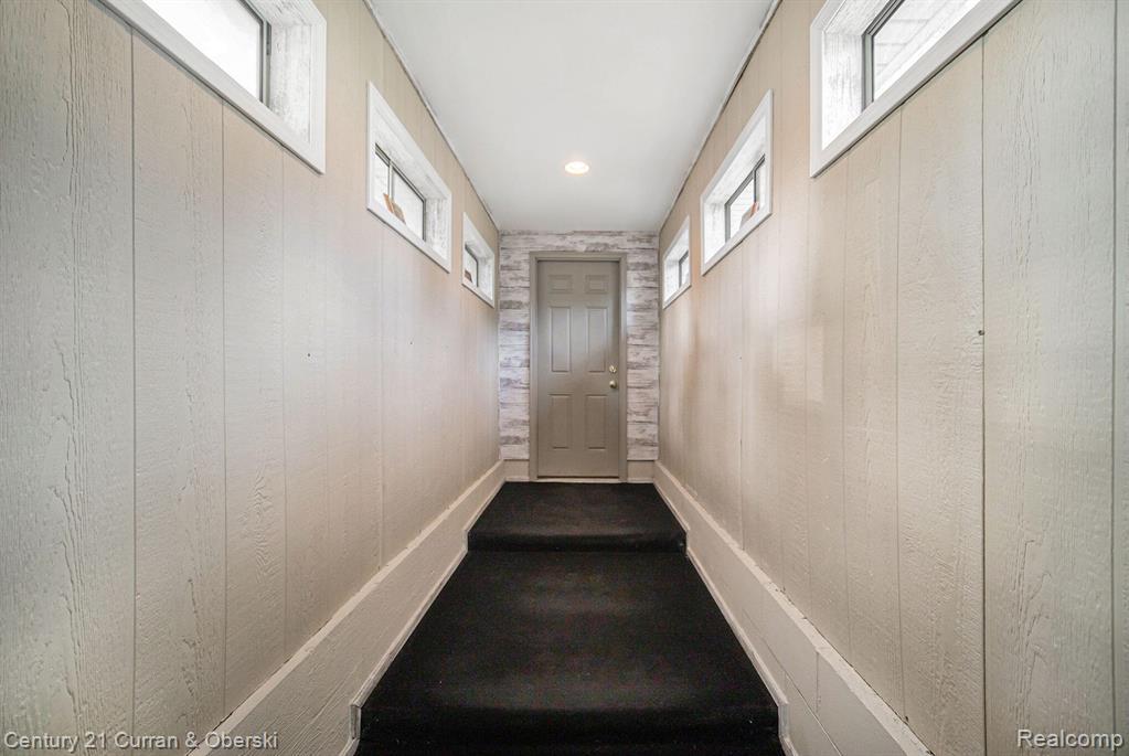 504 Olcott Lake Drive, Jackson, MI 49201 — Photo 10