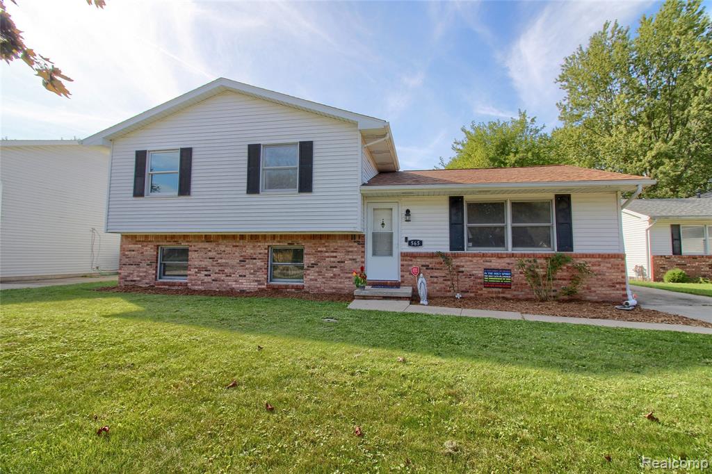 565 N Roessler Street, Monroe, MI 48162