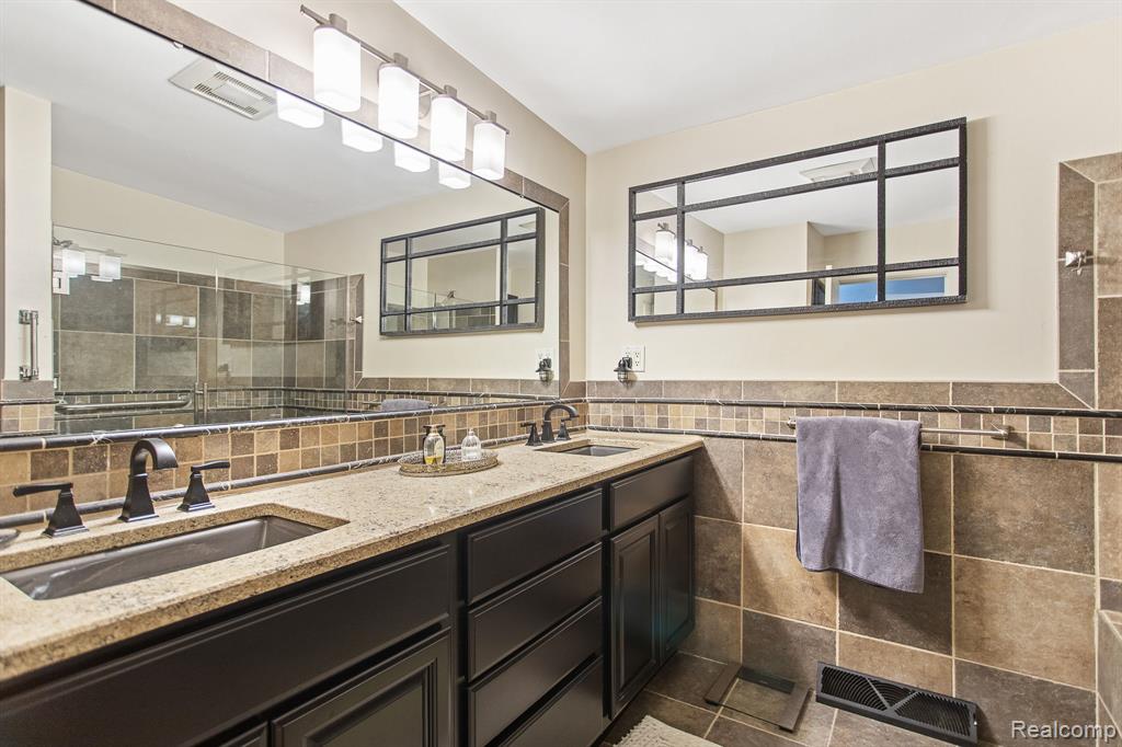 199 Grand Avenue, Grand Haven, MI 49417 — Photo 54