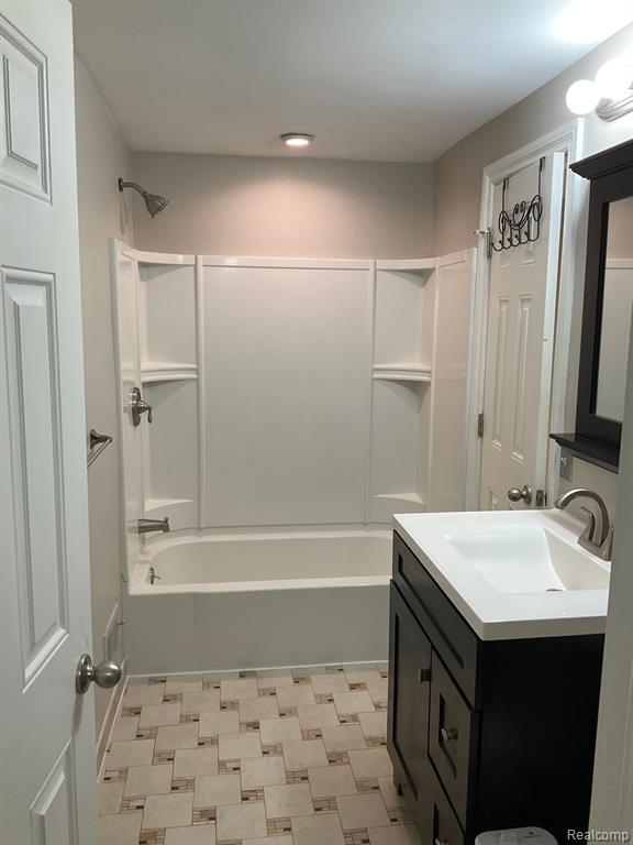 8401 18 MILE Road, 19, Sterling Heights, MI 48313 — Photo 18