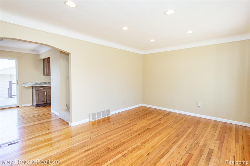 718 Meadowdale Street, Ferndale, MI 48220 — Photo 7