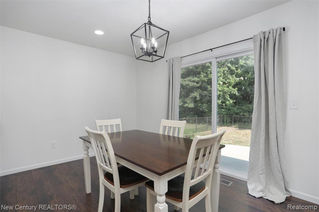 6496 Skylar Lane, Waterford, MI 48327 — Photo 12
