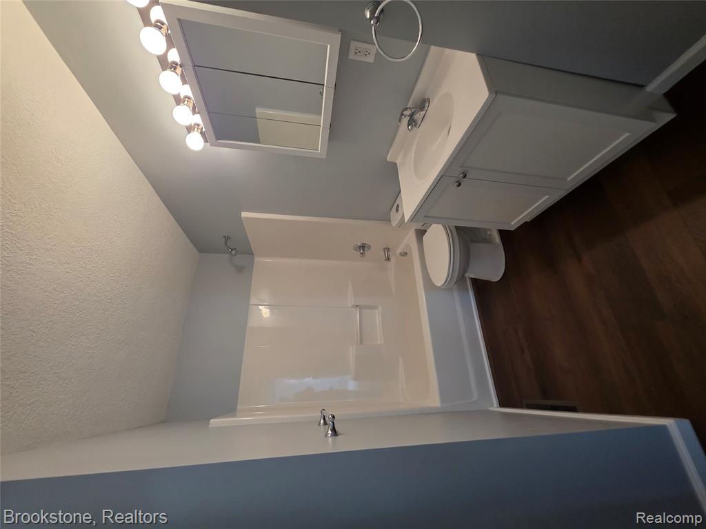420 Sunnyside Drive, Flushing, MI 48433 — Photo 22