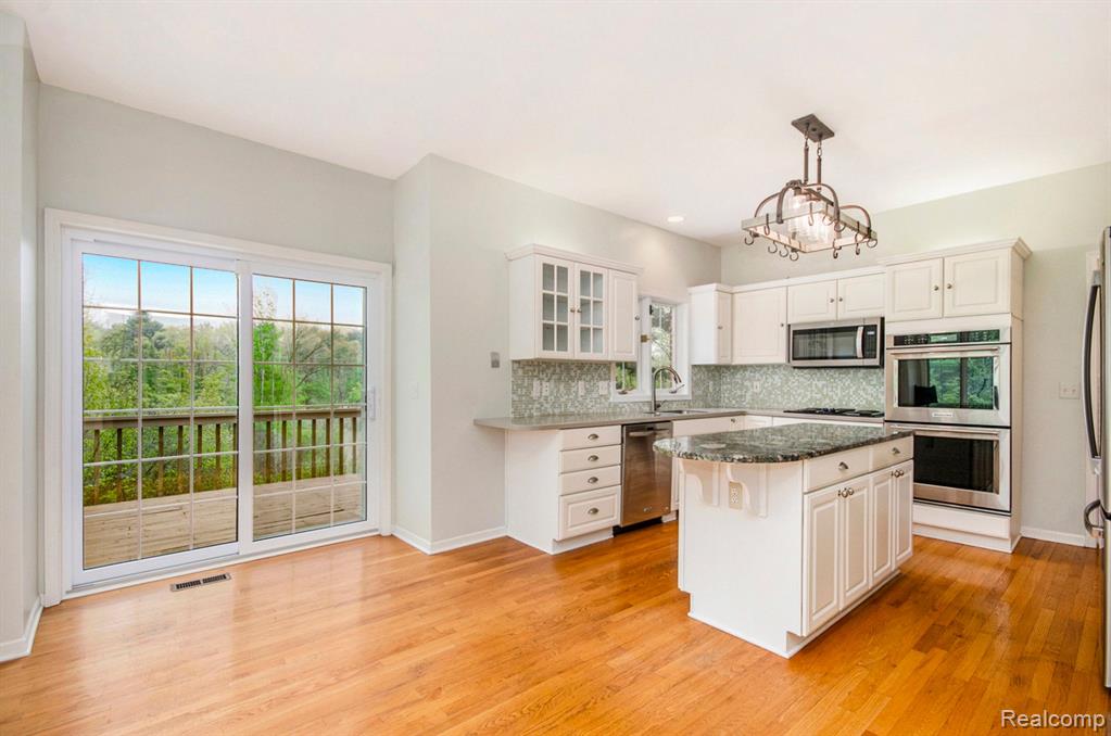 5401 Lone Pine Court, Brighton, MI 48116 — Photo 9