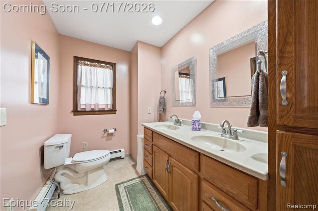 555 E Square Lake Road, Troy, MI 48085 — Photo 22