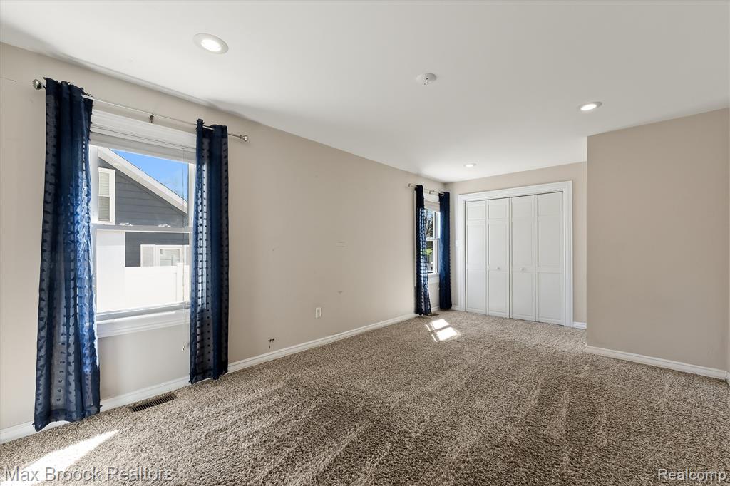 2375 Lakeside Drive, Highland, MI 48356 — Photo 19
