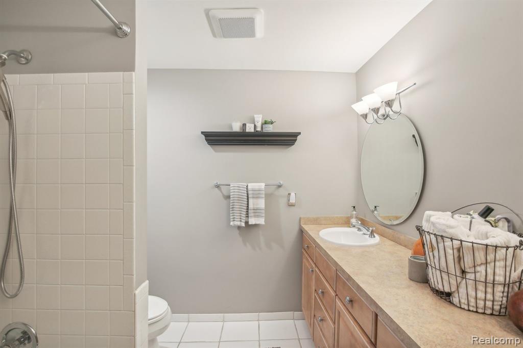 42160 WOODWARD Avenue, 19, Bloomfield Hills, MI 48304 — Photo 12