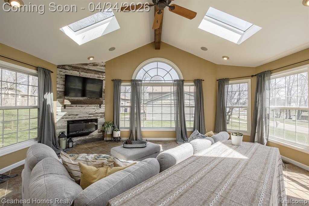 4040 Rollins Avenue, Waterford, MI 48329 — Photo 24