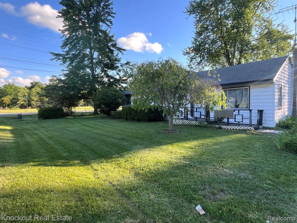 7151 Estrelle Avenue, Mount Morris, MI 48458 — Photo 2