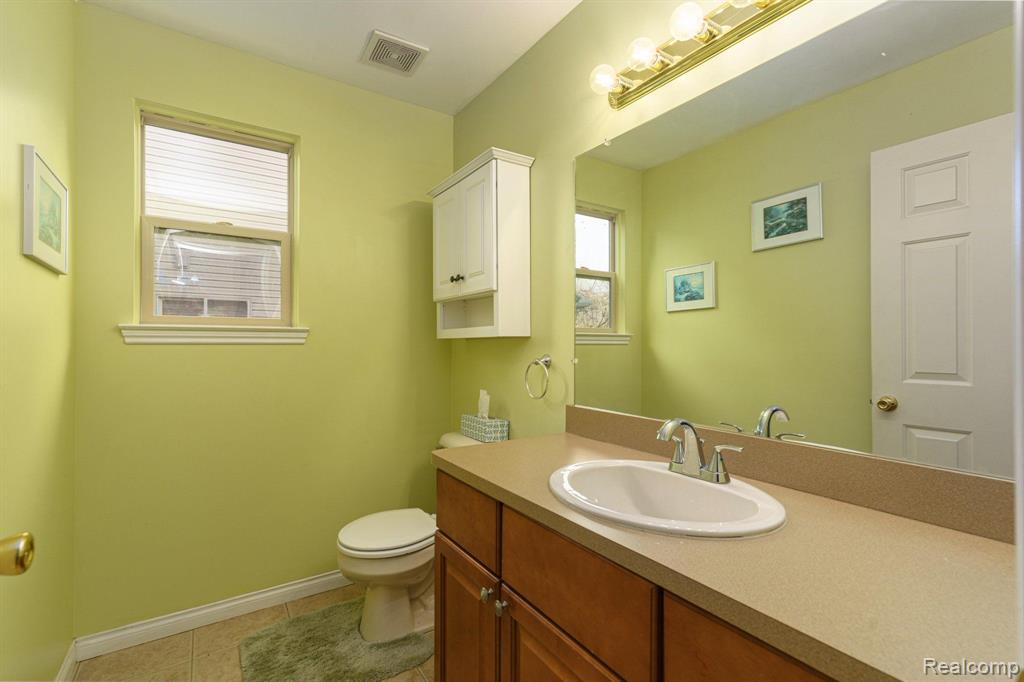 230 E Elizabeth Street, Lake Orion, MI 48362 — Photo 27