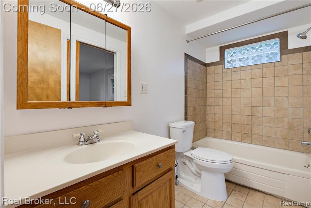 8320 Hillpoint Drive, Brighton, MI 48116 — Photo 22