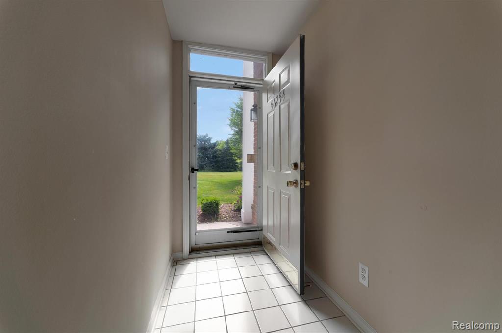 46254 CAVALIER Drive, Macomb, MI 48044 — Photo 3