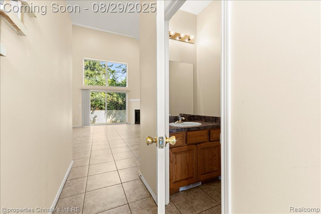 19236 W 11 Mile Road, Lathrup Village, MI 48076 — Photo 14