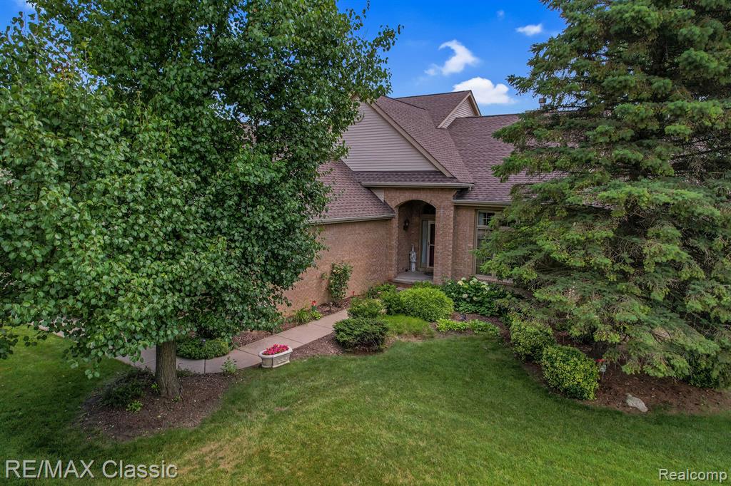 5924 LOVEWOOD Court, Canton, MI 48187 — Photo 4