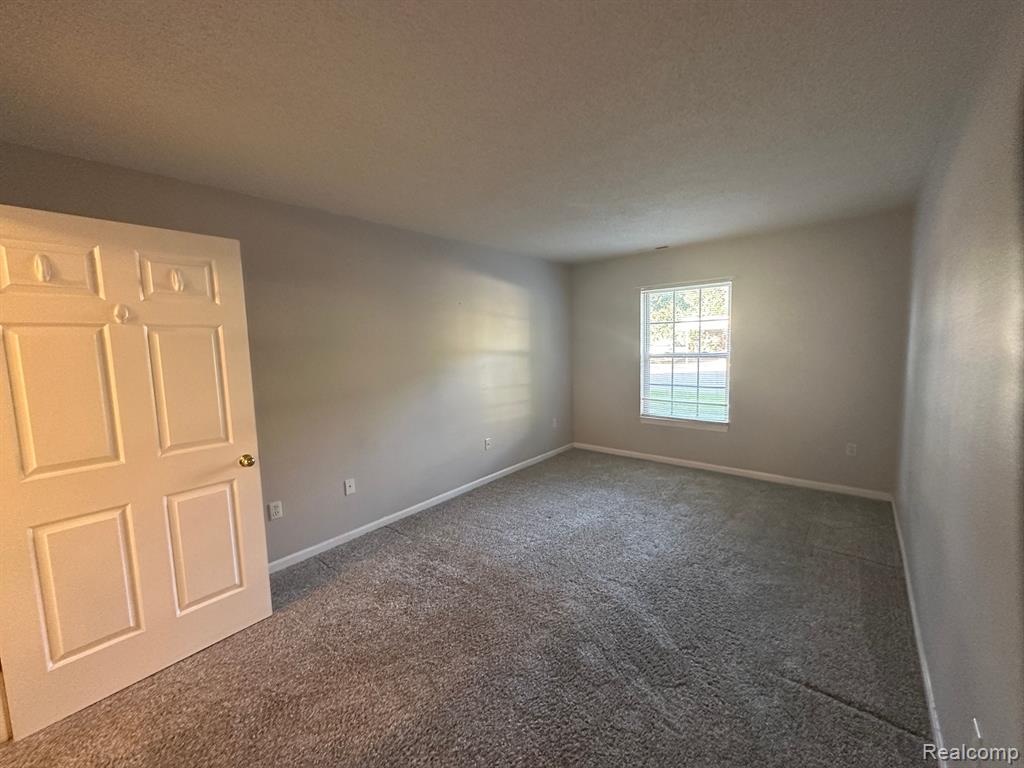 12101 PINEHURST Lane, Grand Blanc, MI 48439 — Photo 12
