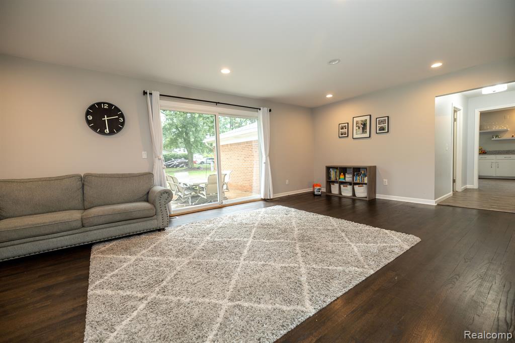 6825 ALDERLEY Way, West Bloomfield, MI — Photo 12